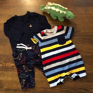 Baby Gap, 3 pc set, 3-6 mths, EUC 🦕 🦖